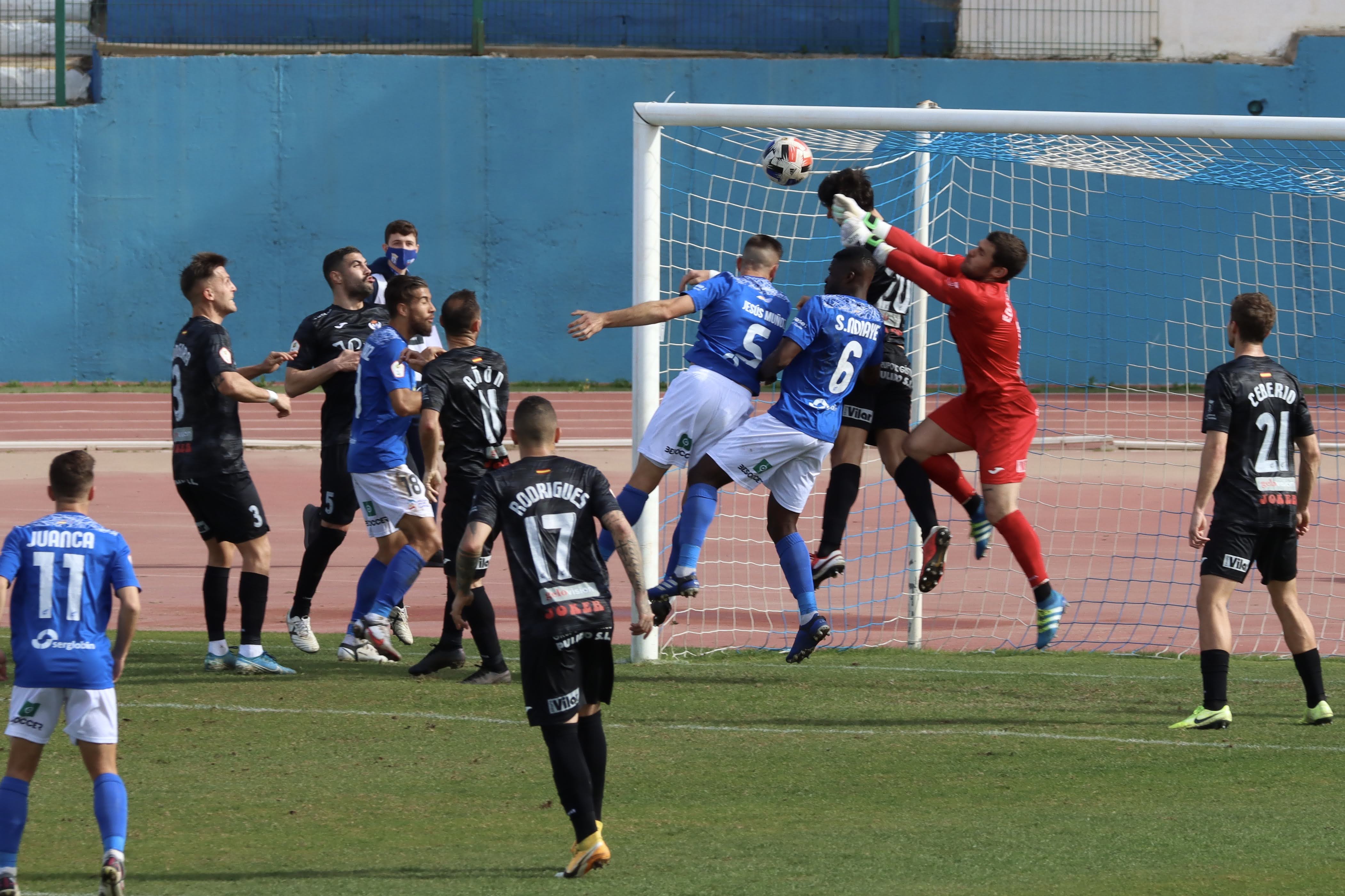 El Melilla cae con claridad frente a un fuerte Talavera