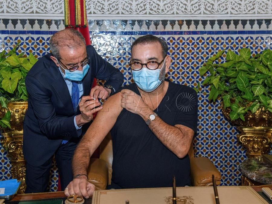 Mohamed VI, el primero en vacunarse en Marruecos