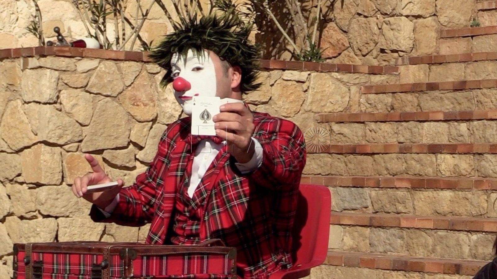 sarapin payaso Sarapín combate el covid a base de magia