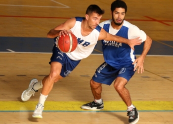 EtIgvyuW4AAGvZ8 El Melilla Sport Capital visita el Multiusos cacereño para ganar