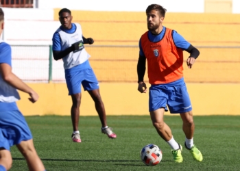 La plantilla del Melilla se vuelve a vestir de corto este martes