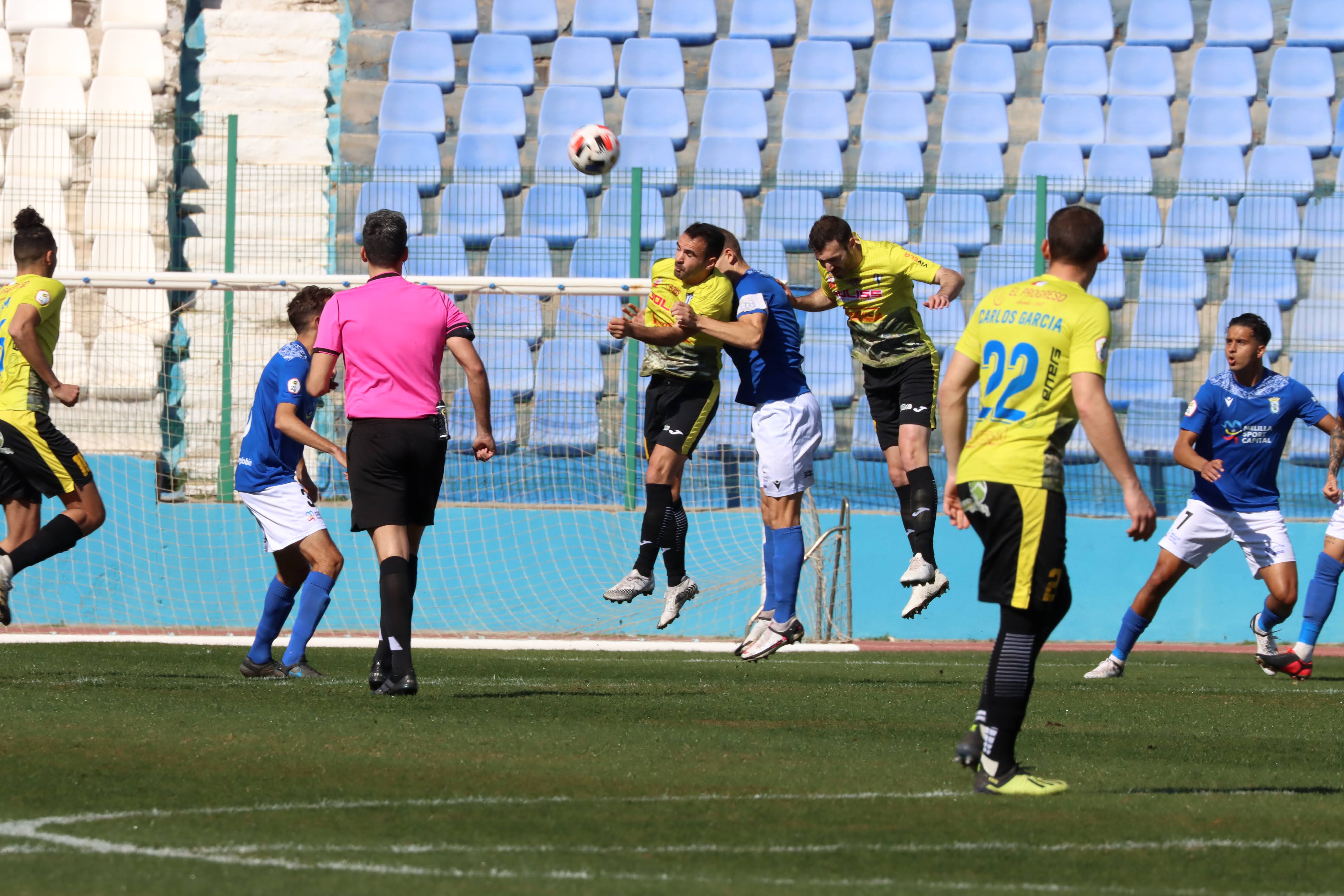 La UD Melilla deja escapar dos puntos de su estadio