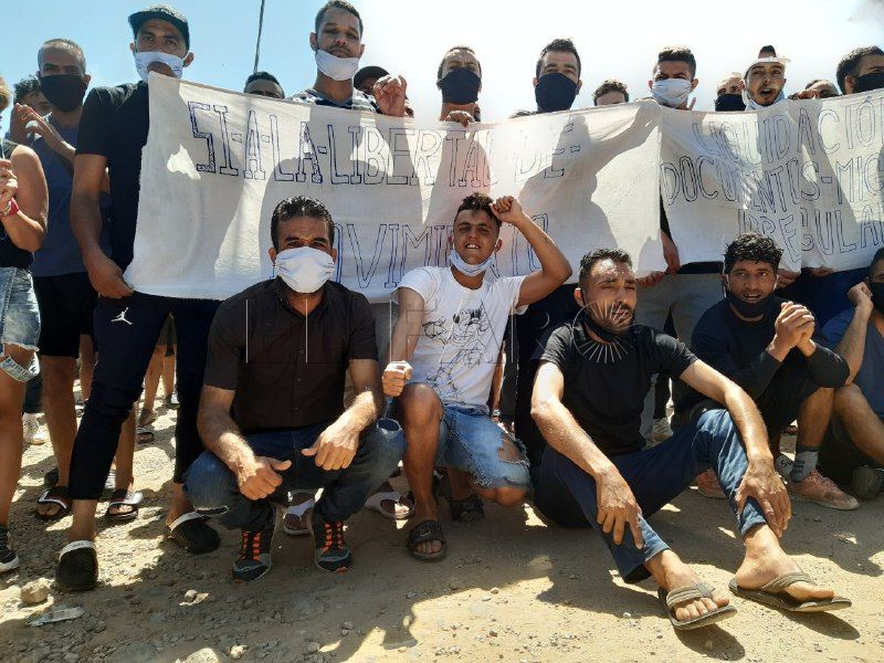 Manifestación CETI tunecinos junio 7 Melilla bloqueada: retención migratoria en la Frontera Sur