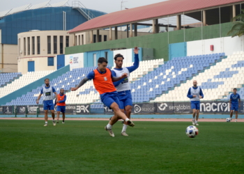 Los melillenses, en la sesión de entrenamiento de ayer.