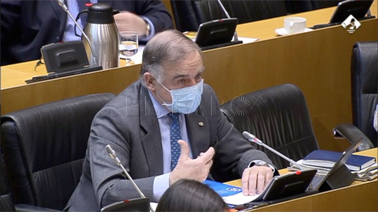 otazu pp congreso El PP apuesta por el control de fronteras, la repatriación ordenada de inmigrantes irregulares y la cooperación internacional al desarrollo