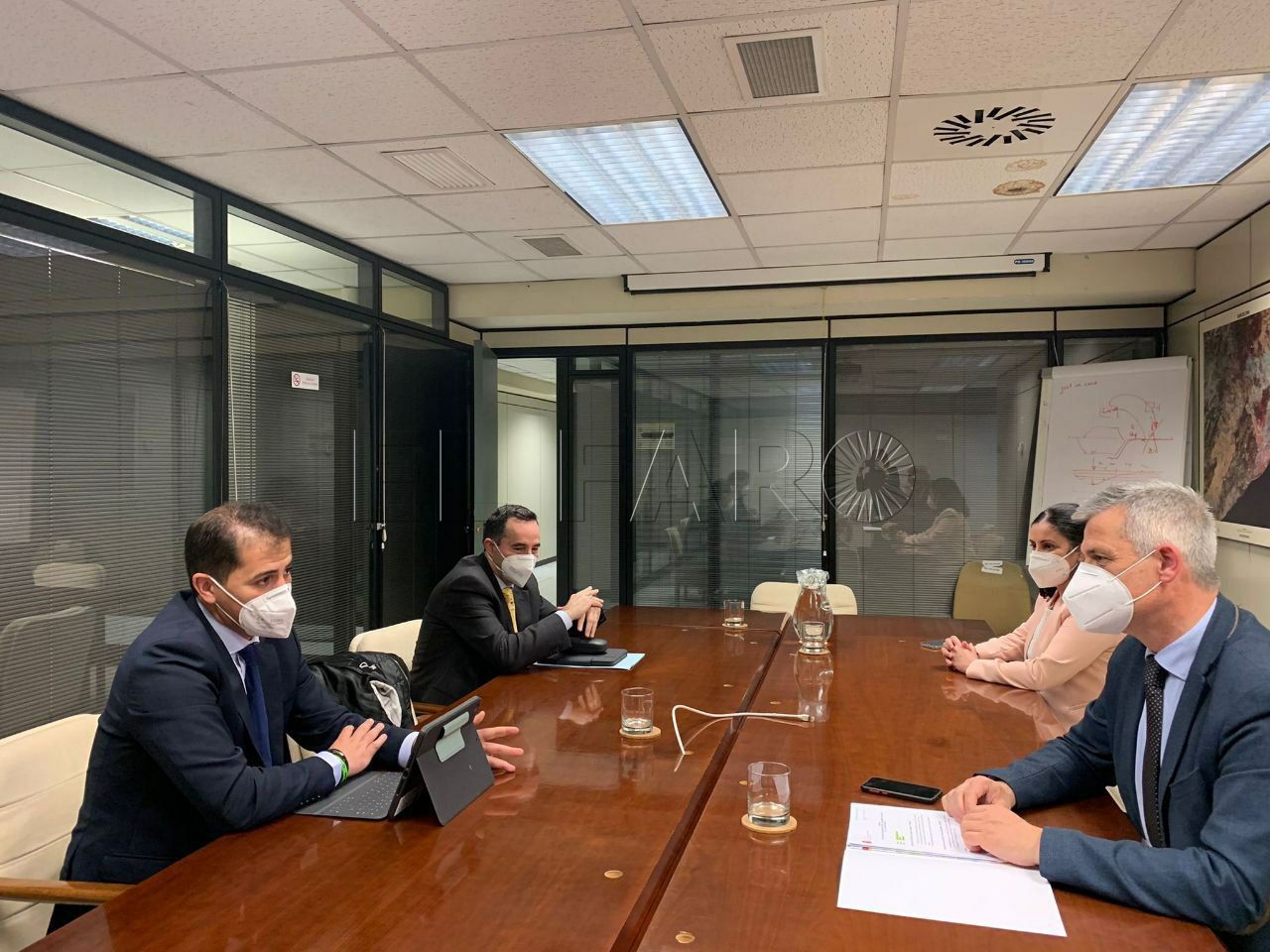 reunión Bussian: “No habrá barra libre” en la regularización de viviendas