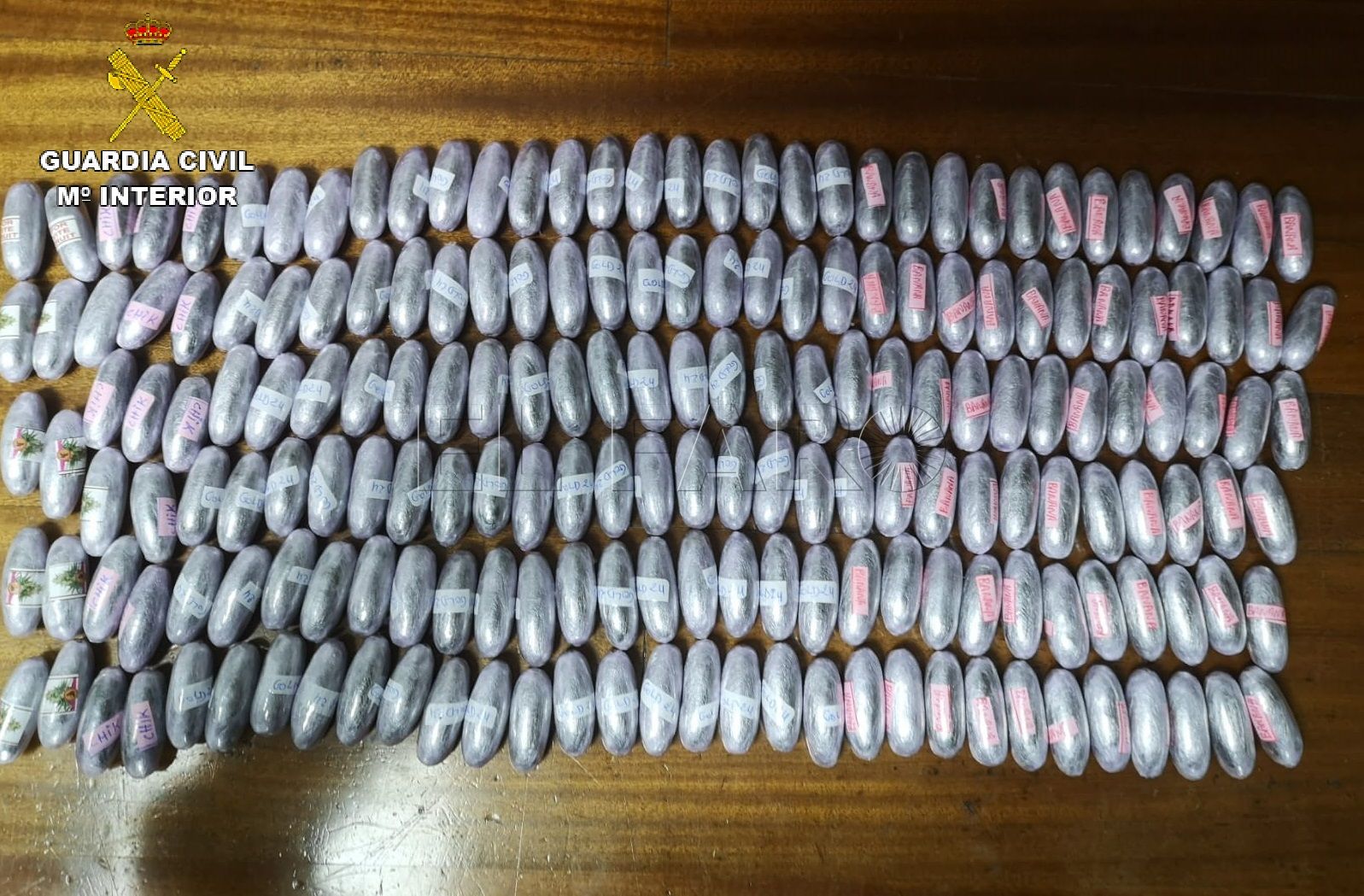3 Bellotas intervenidas por volteo La Guardia Civil detiene a tres personas por delitos de tráfico drogas