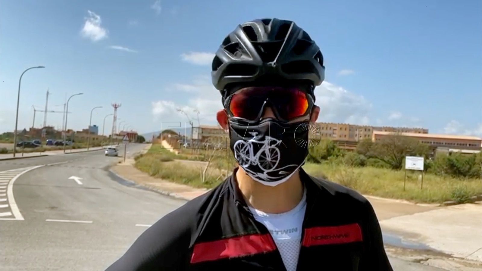 javier bocanegra Melilla Con Bici pide escapatorias para ciclistas en los bolardos reductores de velocidad
