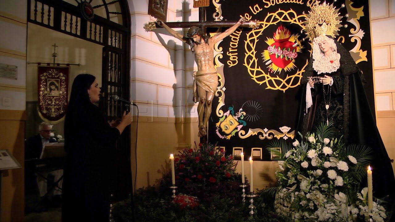 maria mendoza dedica un ave maria a la virgen de la soledad ante los fieles en el sagrado corazon María Mendoza dedica un ‘Ave María’ a la Virgen de la Soledad ante los fieles en el Sagrado Corazón