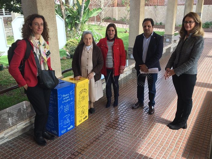 papaleras colegios Medio Ambiente repartirá papeleras azules y amarillas en los colegios de la ciudad