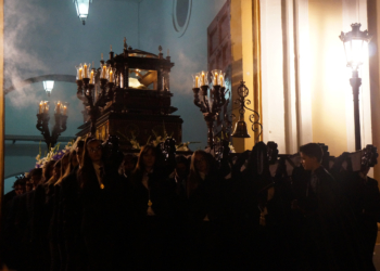 well Viernes Santo: la Pasión del Señor. Bajo el signo de la Cruz