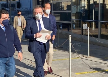 de castro juzgados De Castro dice que se limitó a firmar una emergencia para la creación del centro de menores en Rostrogordo