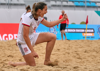 33D 2 España debuta con victoria frente a la debutante Ucrania