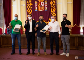 E234hLzWYAQdtzt La escuela de Jiu Jitsu ‘Under Dogs Crazy Team’, en el Salón Dorado
