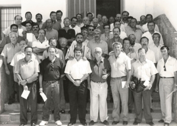 Bodas de Plata Octubre 1992. Acto académico, Eucaristía y almuerzo de confraternidad en el Colegio. Asistieron los profesores Feliciano Ruiz, Eduardo Escobar, José Gener, Carlos López, Juan Lecue, Manuel Hernández Rodicio, Antonio Romero y el Padre Manuel Mateos.