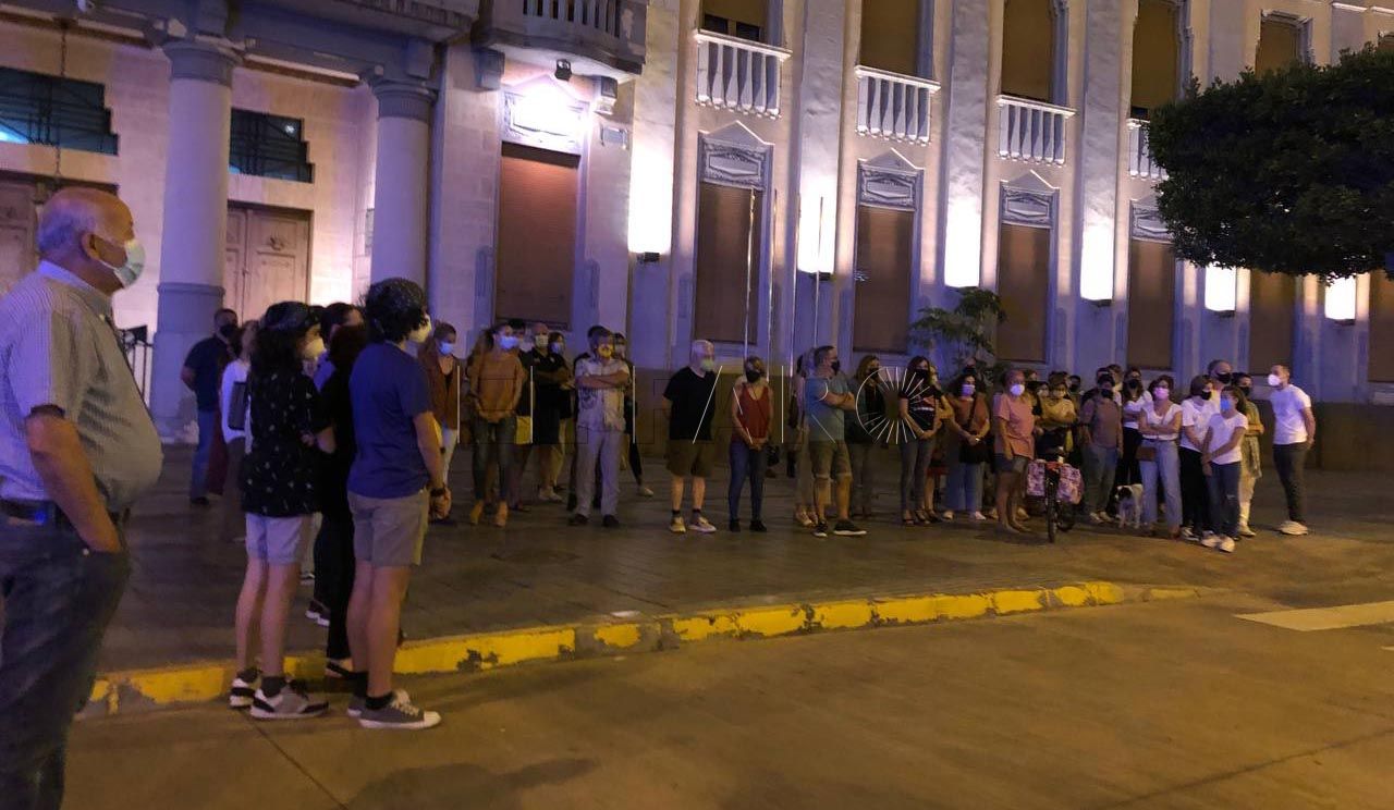 concentracion contra violencia machista Melilla muestra su condena contra la violencia machista y la violencia vicaria