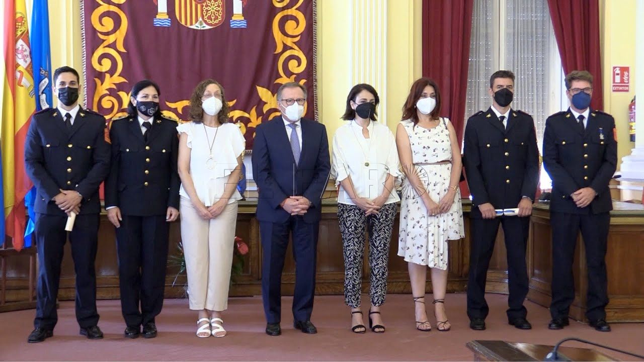 los dos nuevos cabos del cuerpo de bomberos de melilla toman posesion Los dos nuevos cabos del Cuerpo de Bomberos de Melilla toman posesión