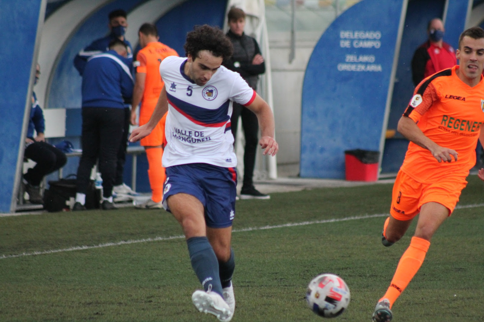 Mahugo: “Soy un defensa tipo Puyol… salvando las distancias”