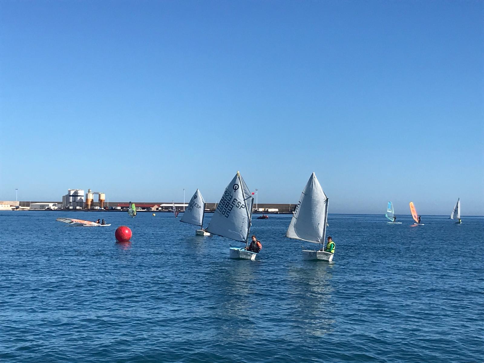La entidad marítima organiza el Trofeo Virgen de la Carmen
