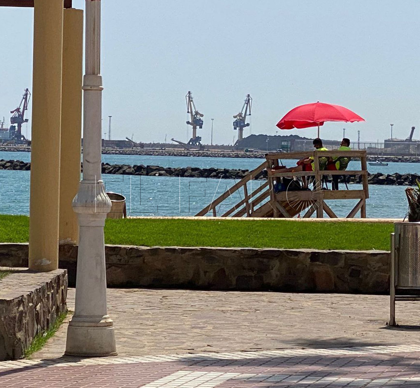 Tres playas de Melilla cerradas