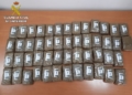 02 Contenido de los 5 paquetes intervenidos La Guardia Civil aprehende 5.000 gramos de hachís y 2,167 kilogramos de cocaína