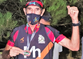Federico Sáez con su medalla campeón 60 Federico Sáez se proclama campeón de Andalucía máster 60