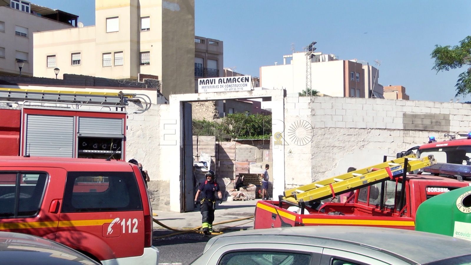 incendio 10 personas intoxicadas tras respirar humo originado en el incendio de un almacén