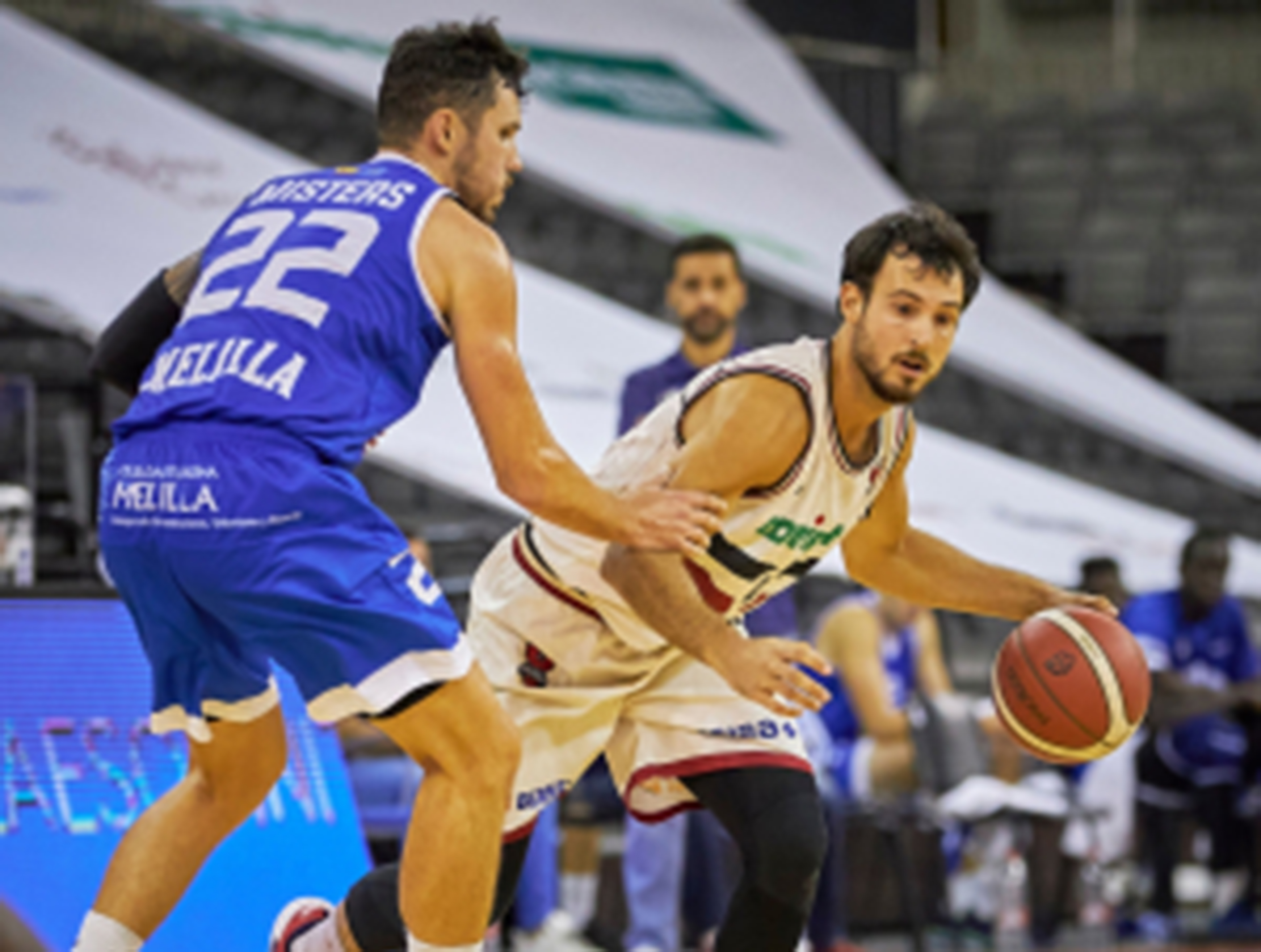 El Decano juega hoy en Granada