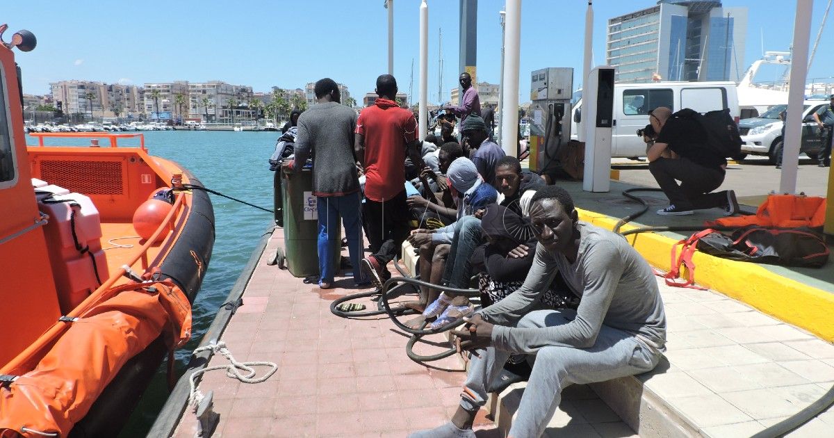 Migrantes portada Europa advierte de que la política actual "incita" la inmigración irregular