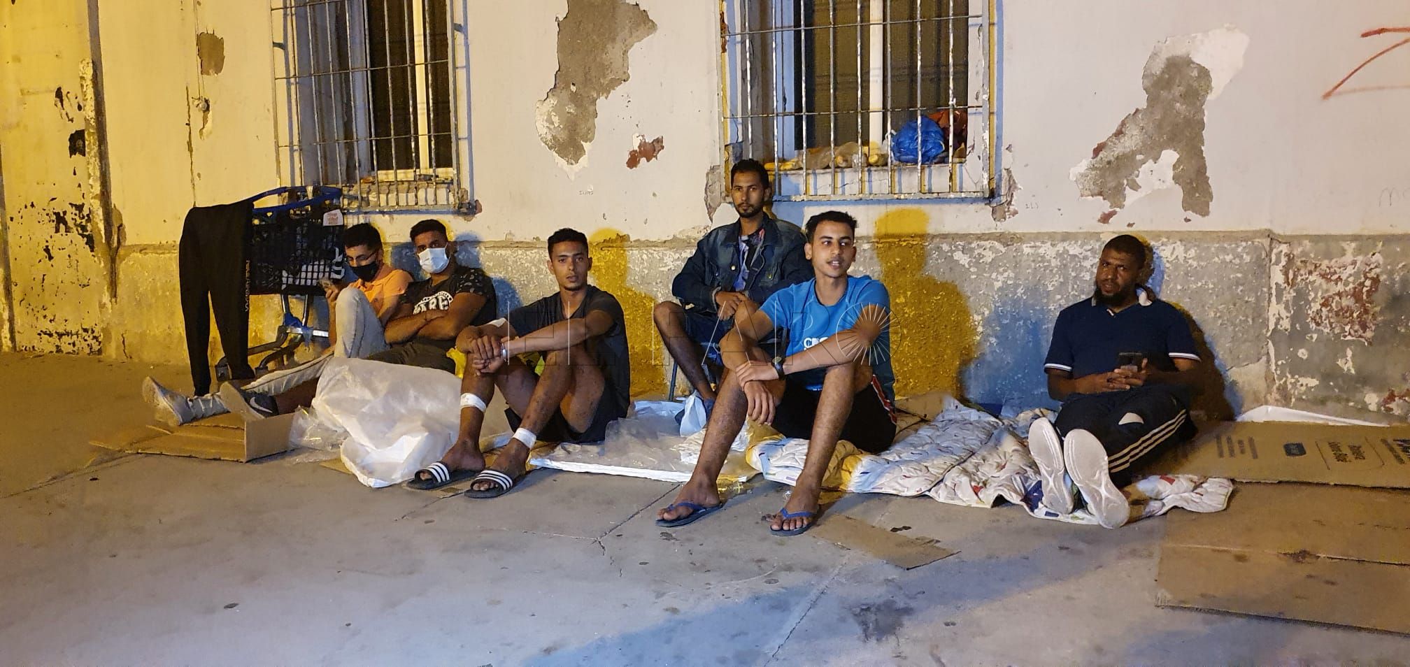 Oficina de Asilo Beni Enzar Grupos criminales controlan los turnos de la Oficina de Asilo de Melilla