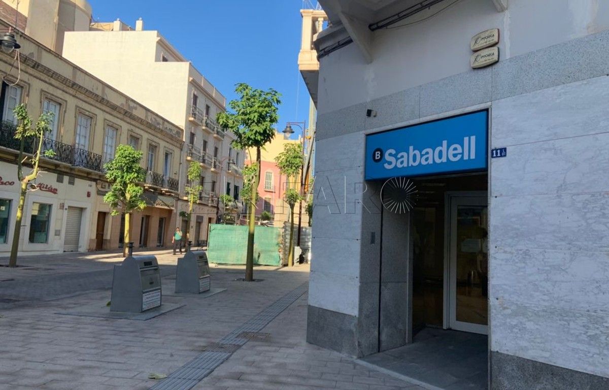 Sabadellok La oficina del Banco Sabadell en Melilla se salva del cierre