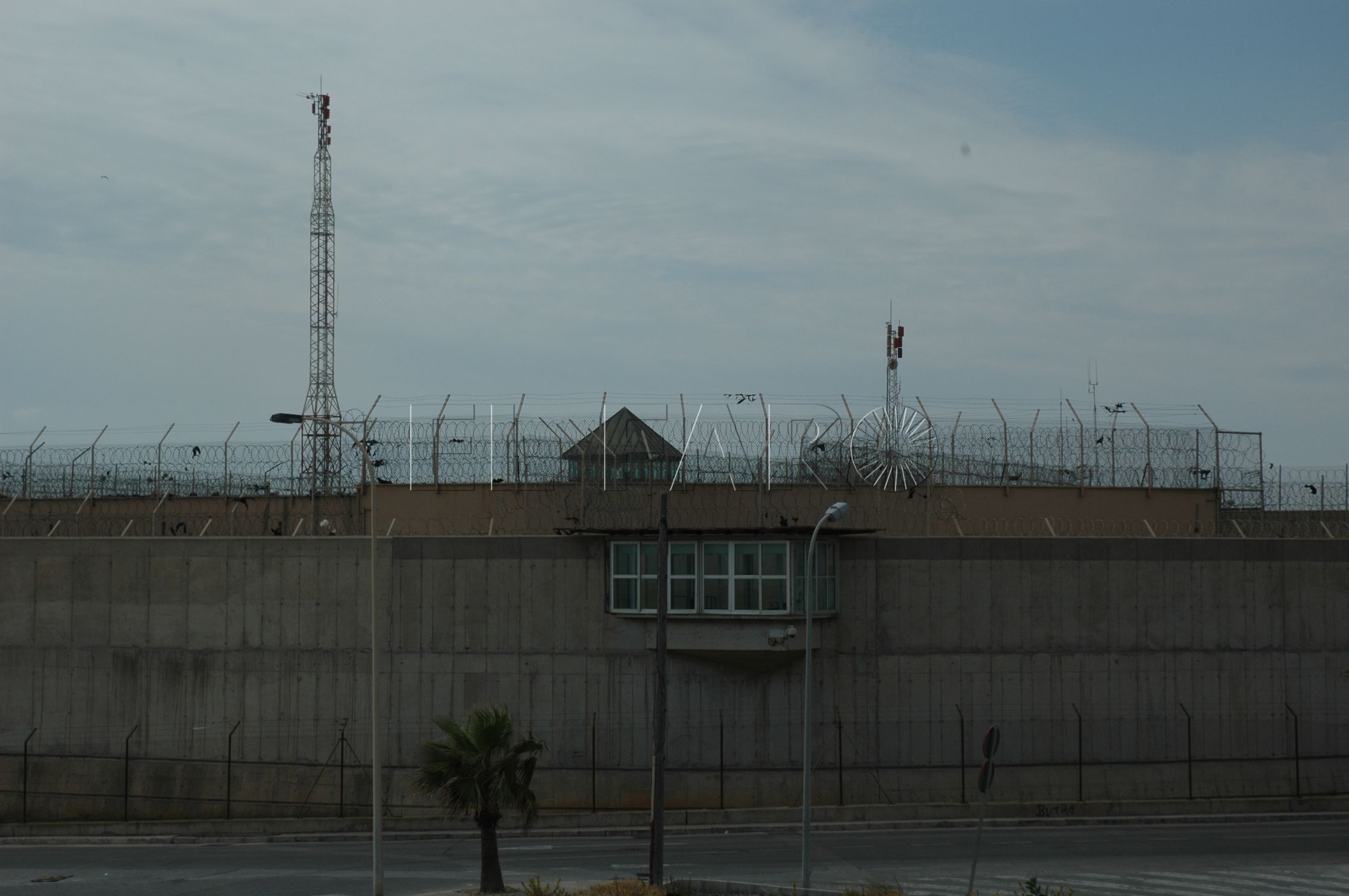 carcel melilla Un jefe de servicio, a punto de perder un ojo tras una agresión en la prisión de Melilla