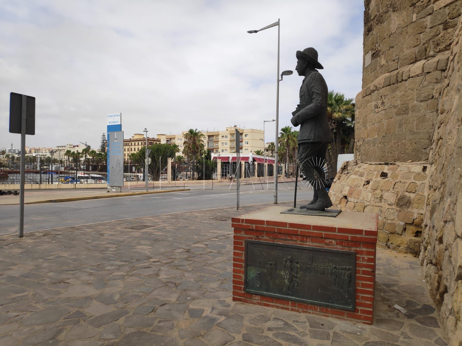 De Castro dice que entregará a Transparencia los papeles de la retirada de la estatua de Franco
