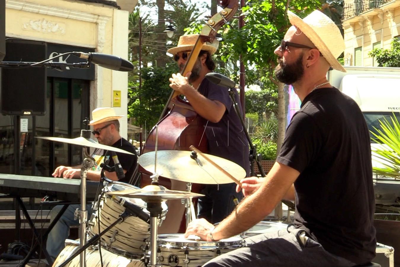 jazz Melilla vuelve a disfrutar de música en la calle con Chamo Díaz Jazz Trío
