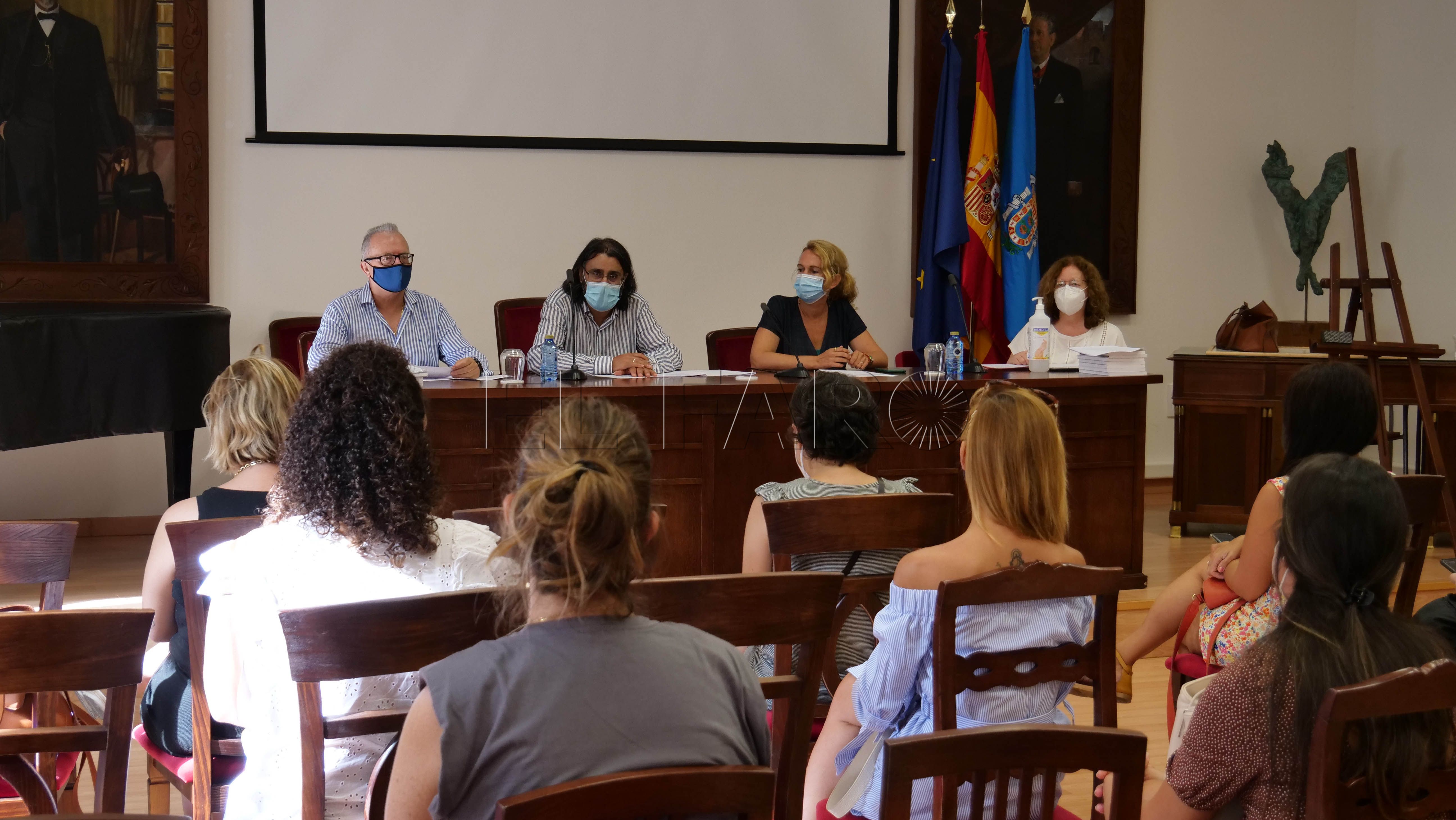 Acto de adjudicación de las 75 plazas de técnico de Infantil.