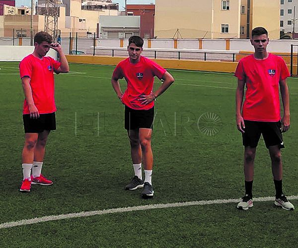 wwww El CF Rusadir debuta en su competición liguera en el campo del Ath. Fuengirola