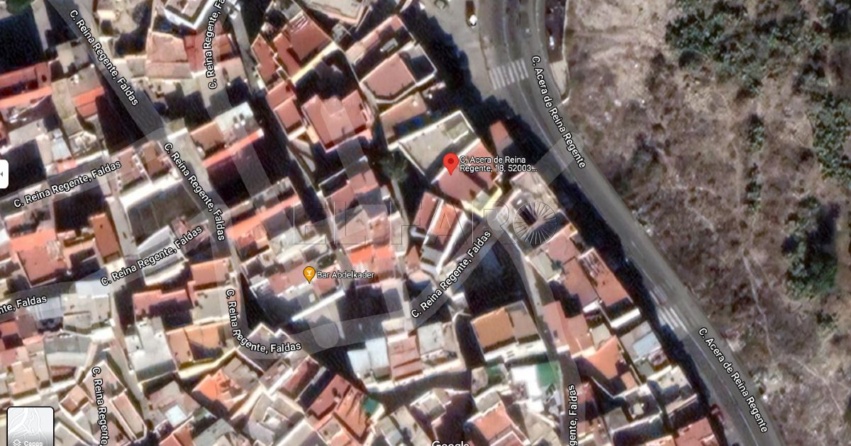 Acera Reina regente Melilla: Aparatoso incendio en Reina Regente