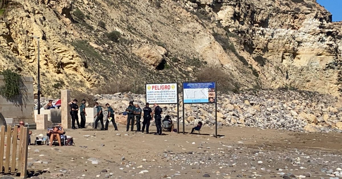 Barca portada Despliegue policial en Horcas Coloradas tras la llegada de una embarcación