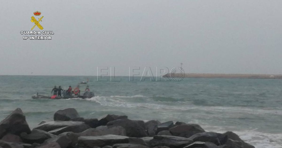 GEAS1ok Cárcel para el patrón de una patera que amenazó con tirar un niño al agua en Melilla