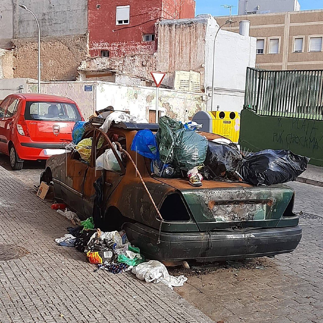 coche 1 Hay 148 coches abandonados en la vía pública de Melilla