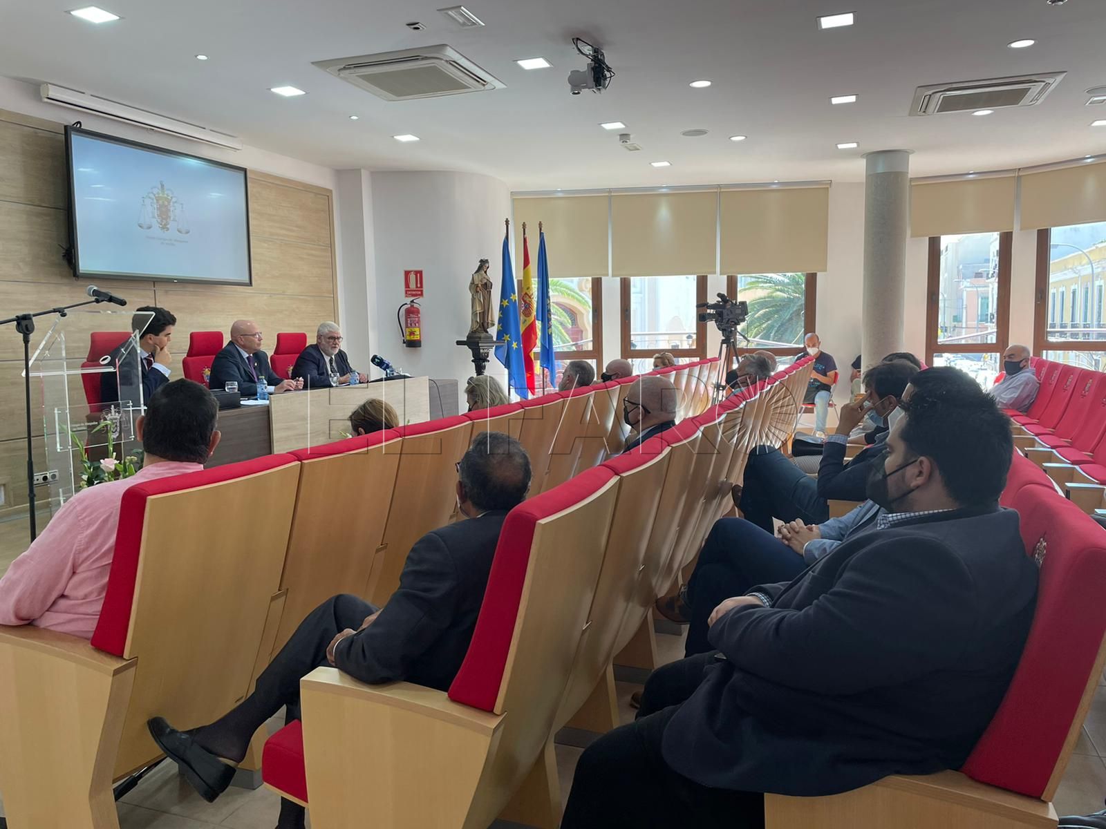 mesa redonda abogados annual Los juicios de Annual, en las jornadas del Colegio de Abogados de Melilla por su patrona