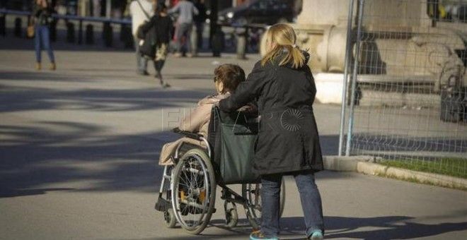 mujer mayor efe El complemento en las pensiones por brecha de género en Melilla es de 72,47 euros