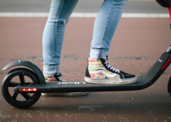 patinete electrico La Policía Local de Melilla vigilará conductas de riesgo en conductores de patinetes eléctricos