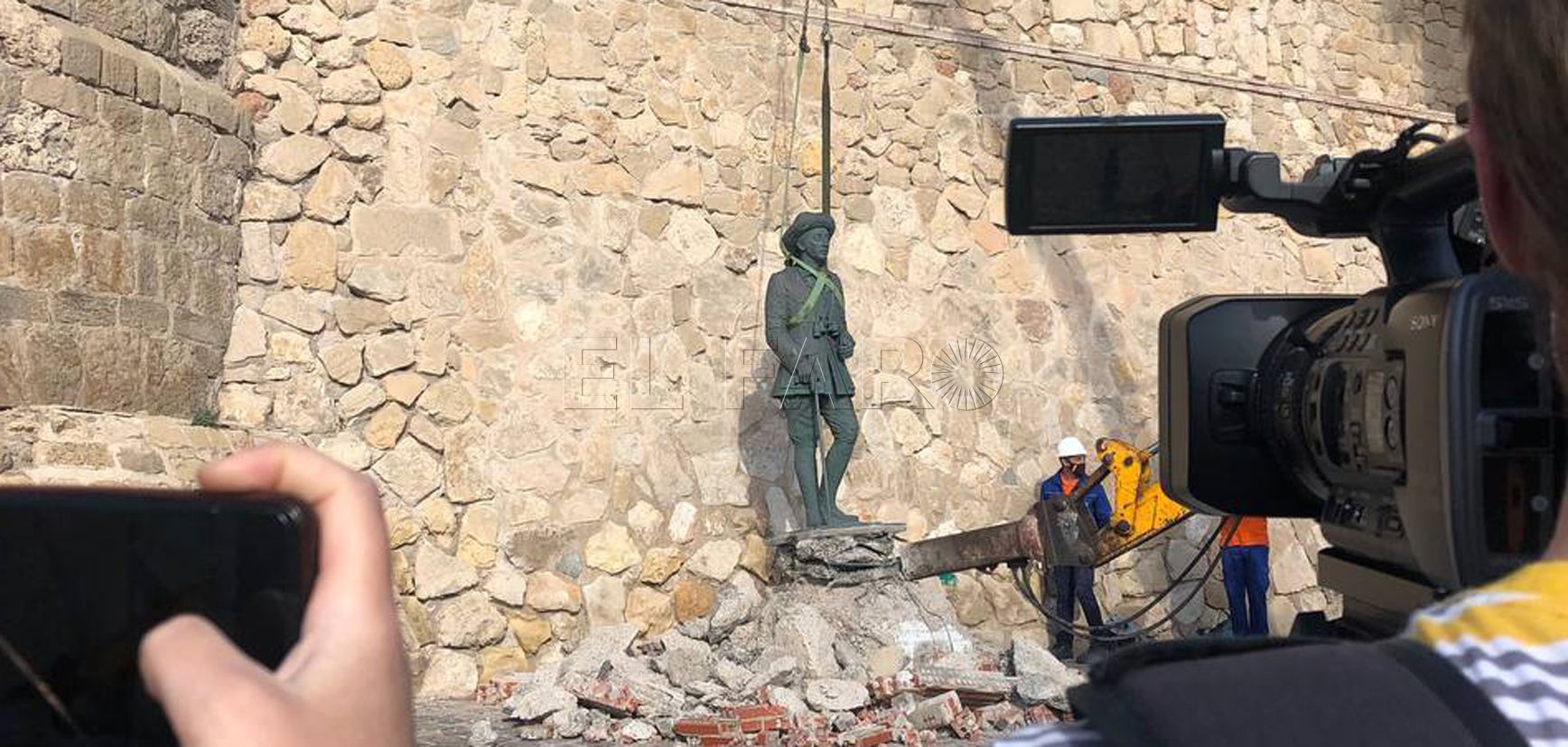retirada estatua franco Transparencia pide por tercera vez a Melilla los documentos de la estatua de Franco