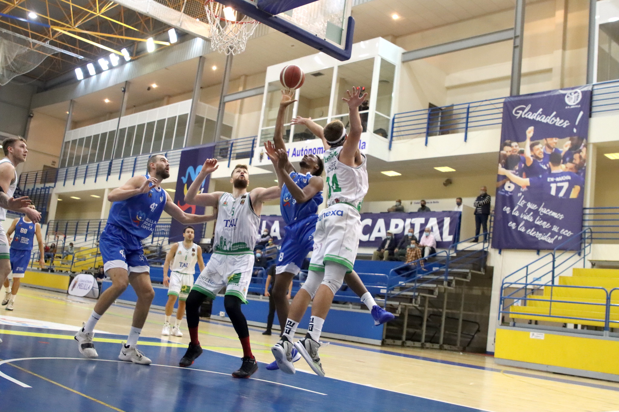 Un irreconocible Melilla Sport Capital, sin opciones ante TAU