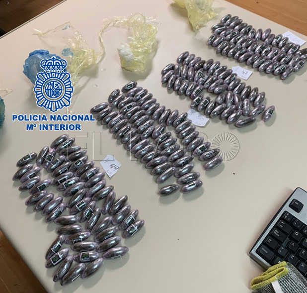 184 bellotas con 1971 g La Policía Nacional detiene a tres menores por tráfico de hachís en Melilla