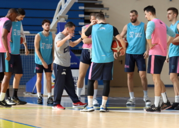 19D 4 La plantilla azulina vuelve en cuadro a los entrenamientos