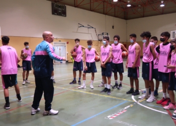 25D 4 Arturo Álvarez participa en un clinic con cadetes y juniors