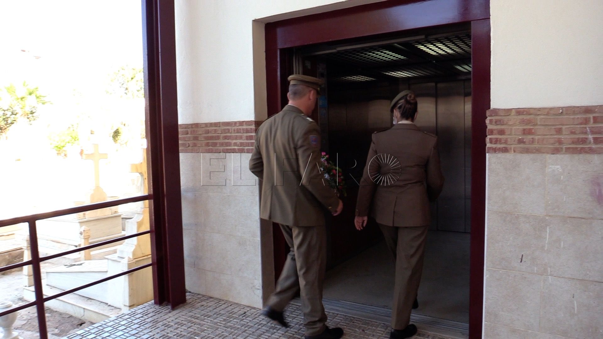ASCENSOR2 Medio Ambiente responde al PP: el ascensor del cementerio sí funciona