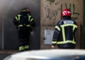 Bomberos incencio Policía Local 2 Desalojo vecinal por un incendio en la calle General Astilleros de Melilla